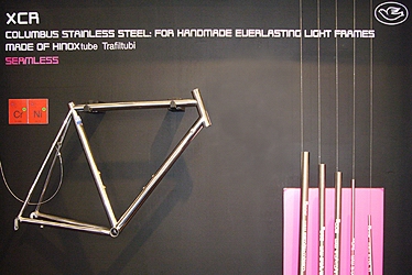 standColumbus-hinoxtube06.jpg